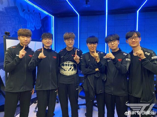 有人在身边 有人在身边