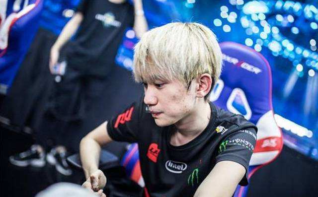 这使她在对 这使她在对