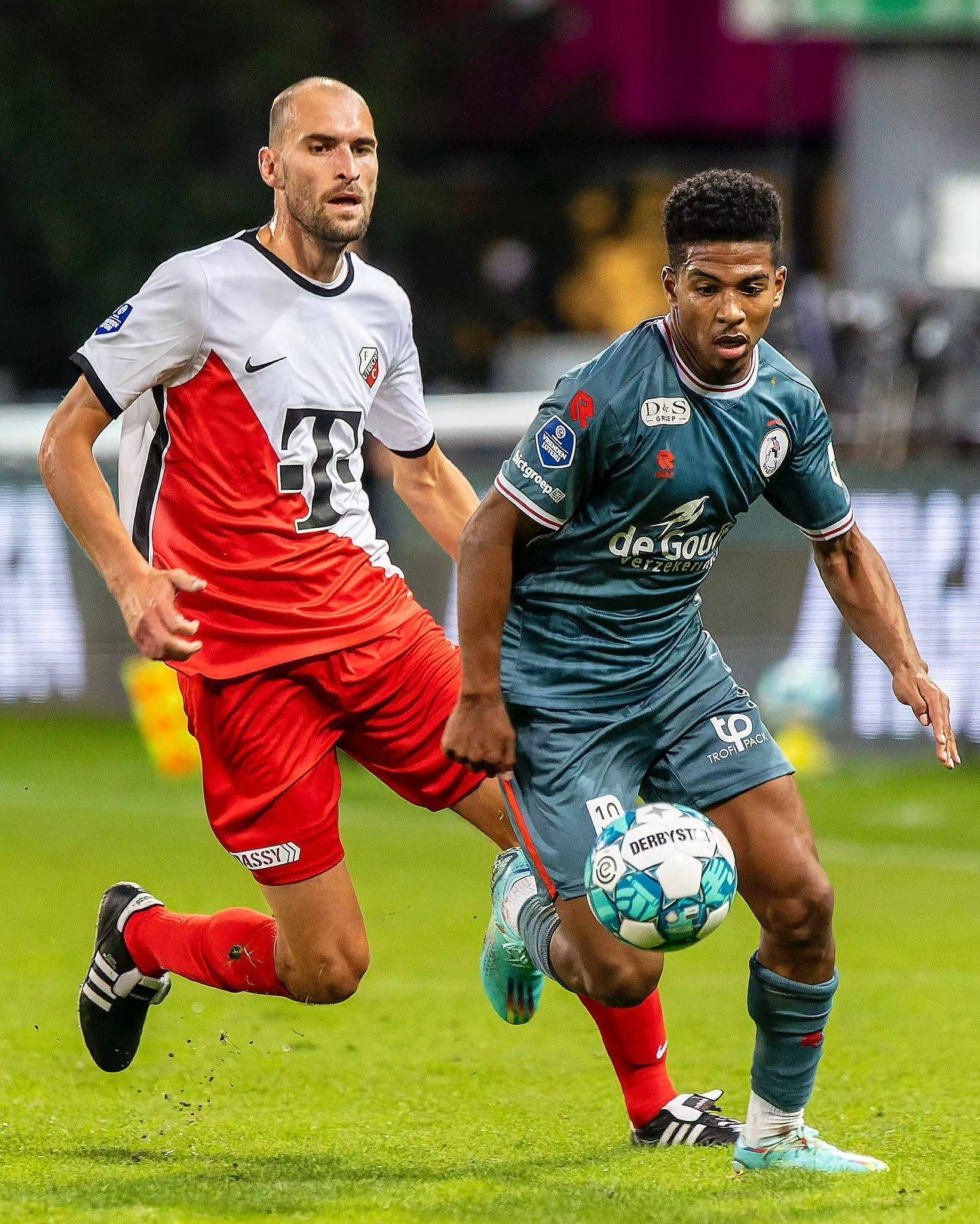 00万欧元 00万欧元